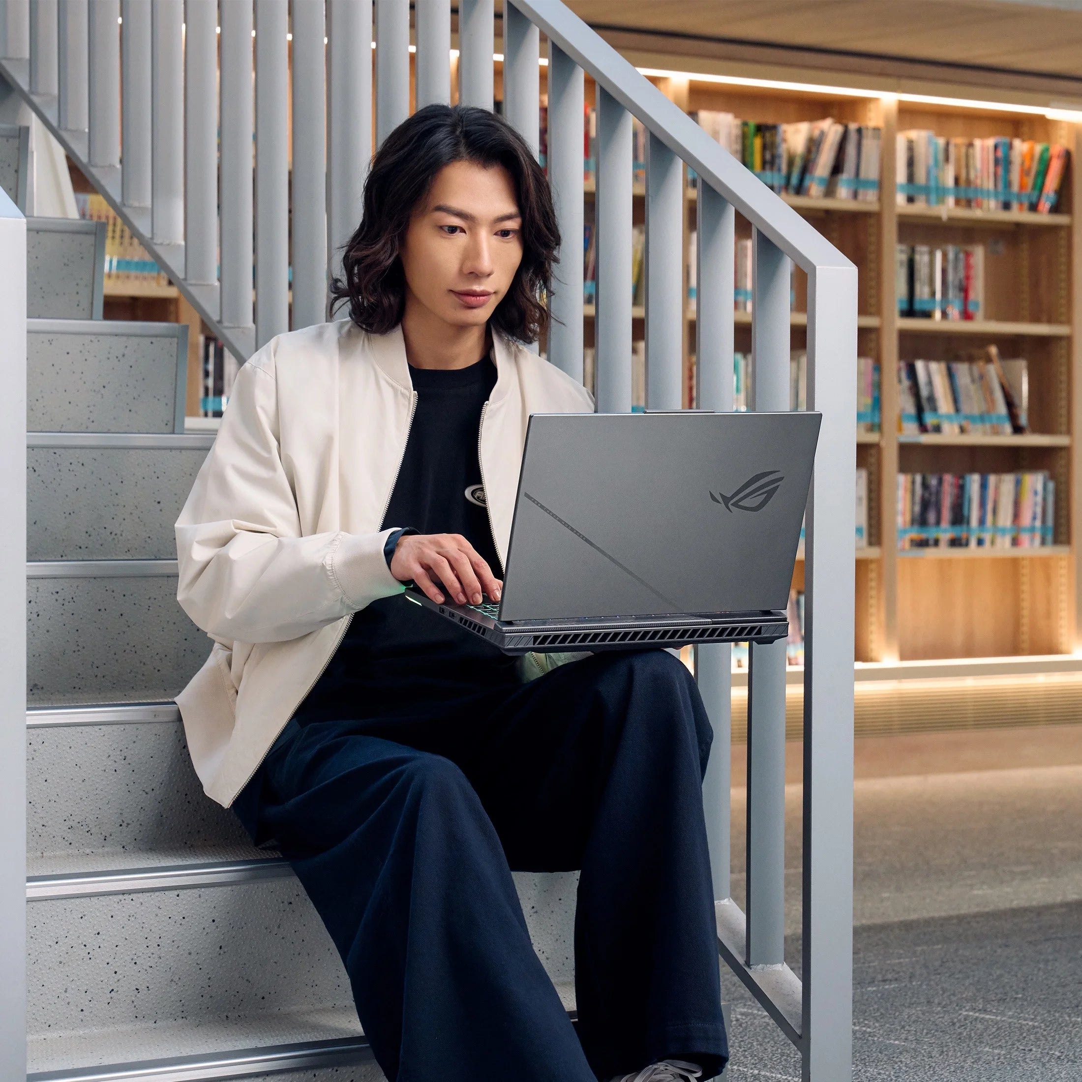 ROG Strix G16 (2025) Gaming Laptop, 16” 16:10 FHD+ 165Hz/3Ms, NVIDIA Geforce RTX 5070, AMD Ryzen 9 8940HX Processor, 16GB DDR5-5600, 1TB Pcie Gen 4 SSD, Wi-Fi 6E, Windows 11 Home, G614PP-WH94